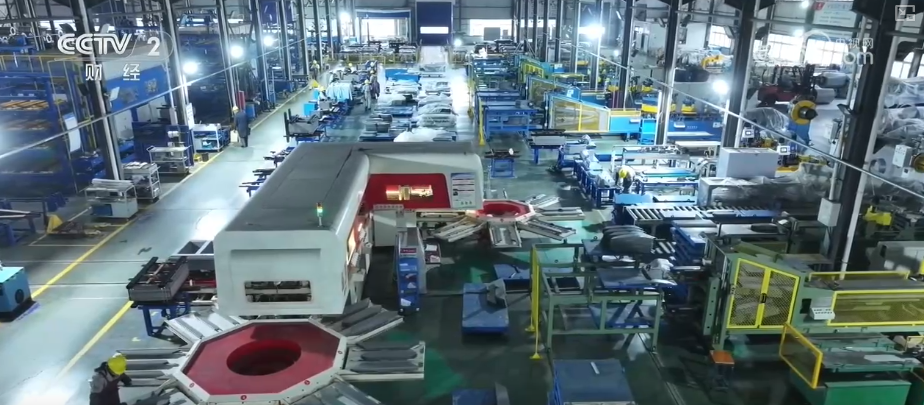 憑借“技術(shù)迭代+快速交付”雙輪驅(qū)動(dòng)，變壓器產(chǎn)業(yè)搶占全球算力市場制高點(diǎn)